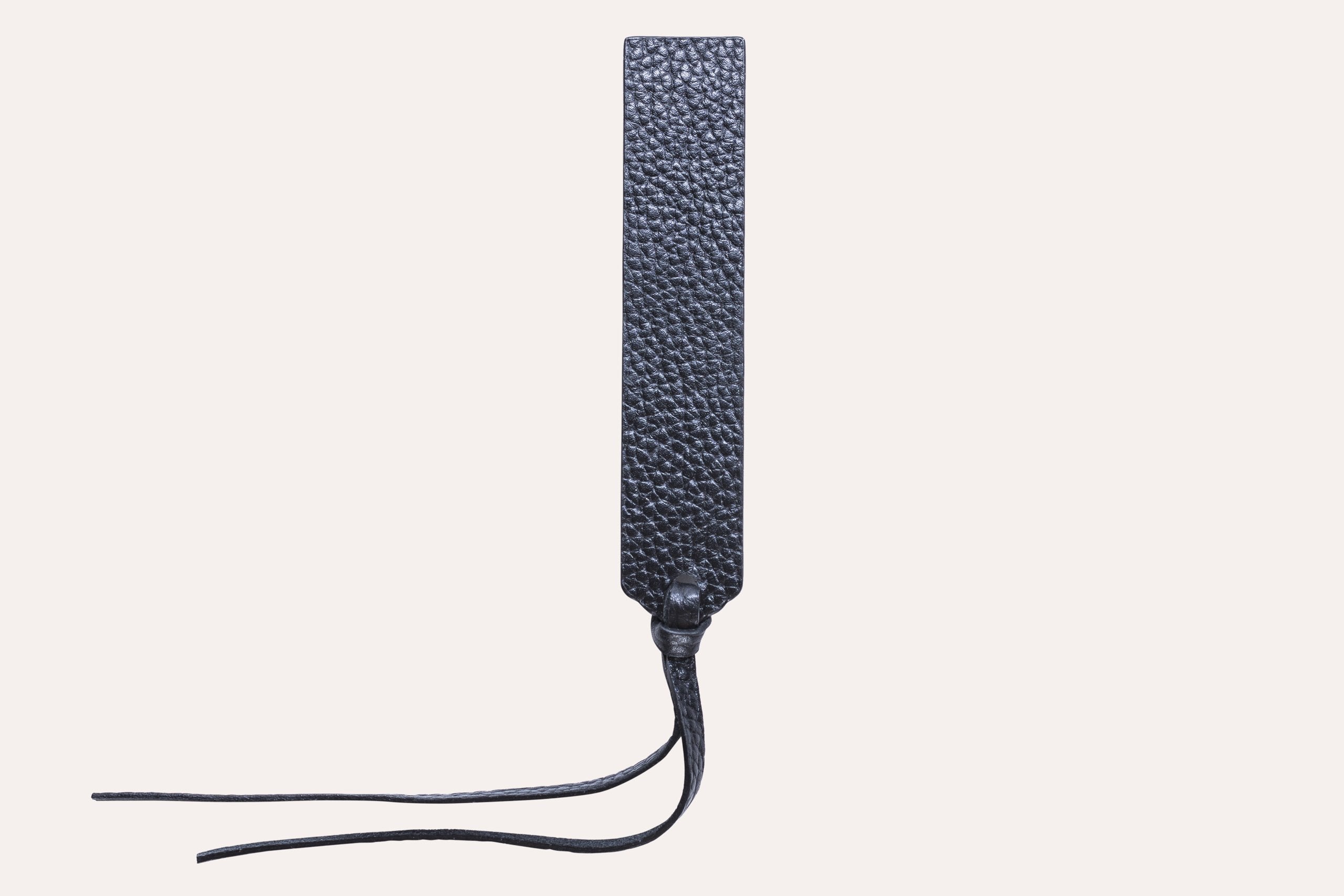 Simple Leather Bookmark | Bookish Nostalgia