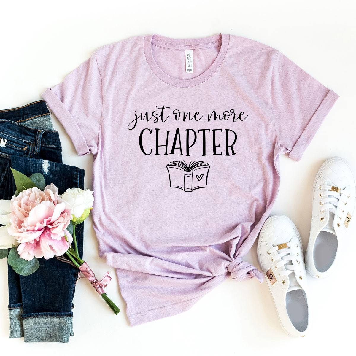 Just One More Chapter Design | T-Shirt | Bookish Nostalgia 